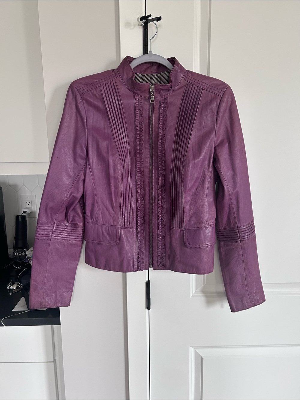 Danier Purple Leather Ruffle Trim Zip Pintuck Jacket Blazer Statement Piece Chic